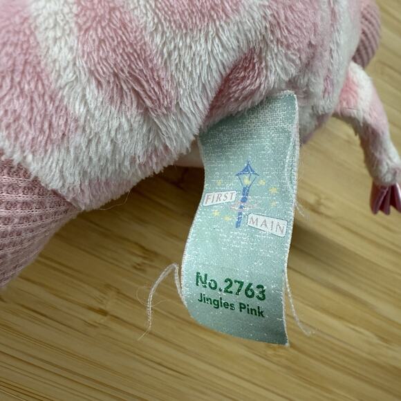 First and Main Jingles Pink Giraffe Lovey Rattle Security Plush Toy Baby - Picture 4 of 4